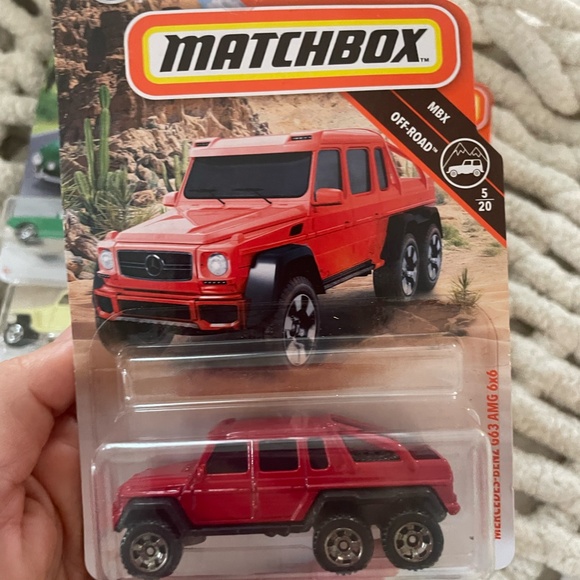 BUNDLE OF 8 MISC MATCHBOX CARS - Picture 9 of 9